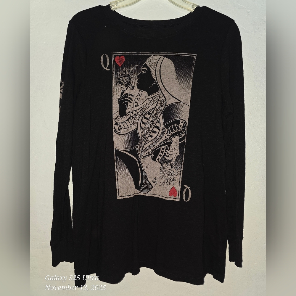 Torrid Black Queen of Hearts Long Sleeve Tee